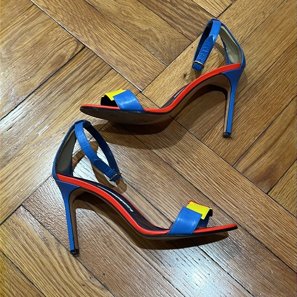 SOLD: Manolo Blahnik Sandals - Picture 2 of 5